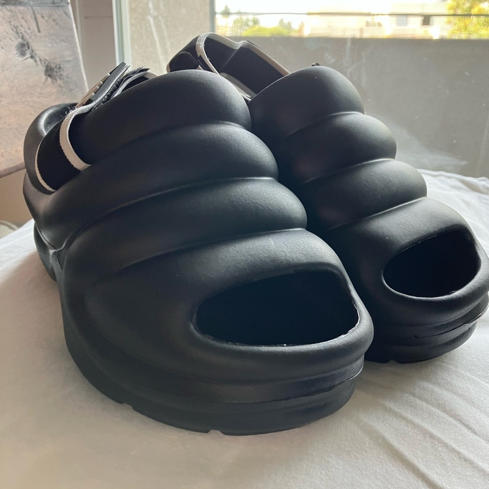 Black Non- branded platform sandals!